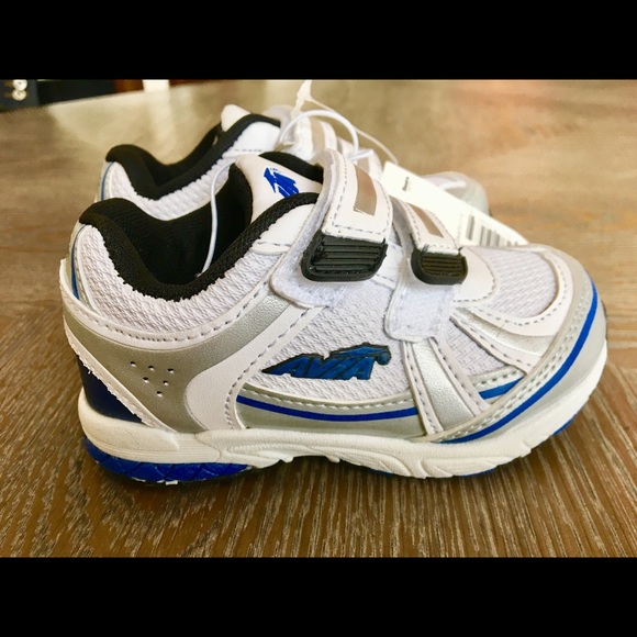 boys sneakers size 6